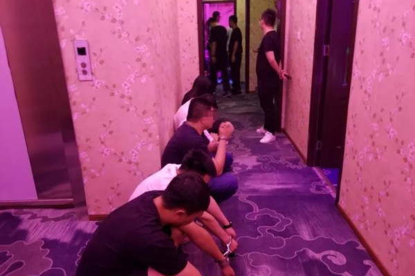 合肥桑拿夜网漫步：夜幕下的城市繁华之旅